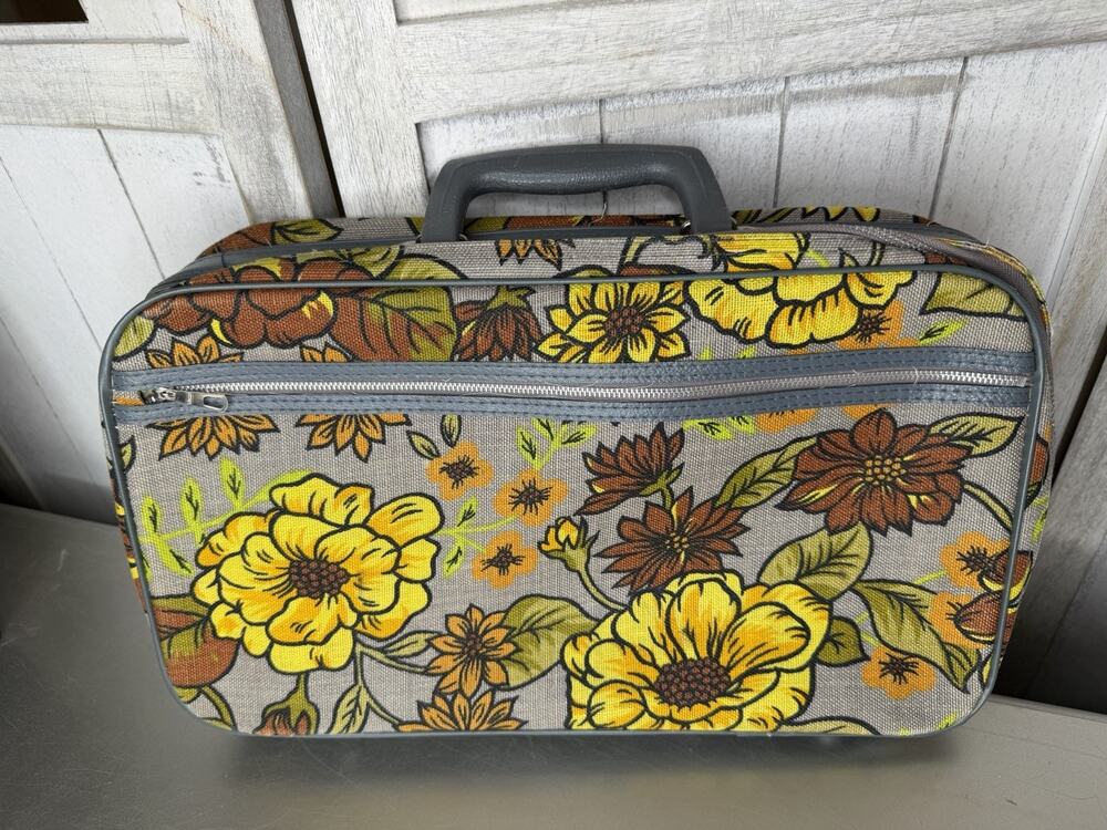 Vintage BANTAM TRAVEL 1960’s Fabric Canvas Yellow Gray Floral Suitcase Retro